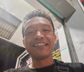 Jaka, 44, Kuta