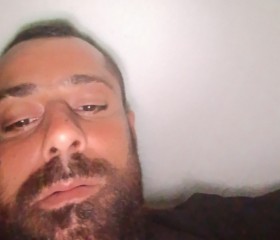 مومن, 18, Rishon LeZiyyon