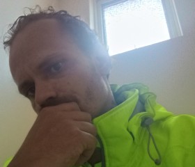 Harley, 33, Perth