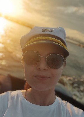 Ekaterina, 35, Russia, Noyabrsk