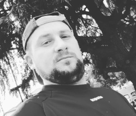 Petruț, 35, Milano