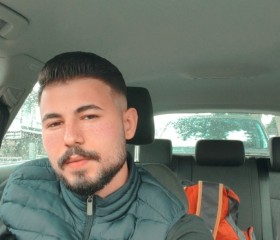 Berk, 26, Rome