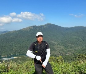 Gurung, 44, Shenzhen