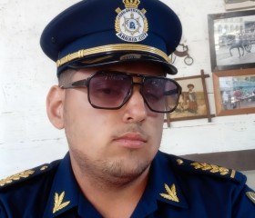 Rodrigo, 18, Lujan