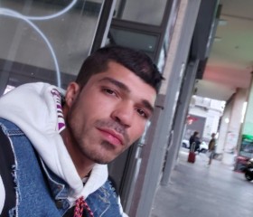 Tasos, 29, Athens