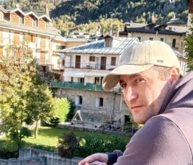 Oleg, 46, Turin
