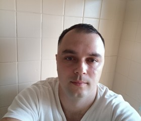 Vlad Krug, 33, Cascais