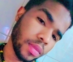 BR, 23, Cascais