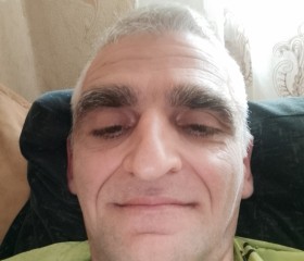 Ramazi, 47, Rust avi