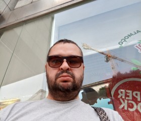 Boris, 35, Porto