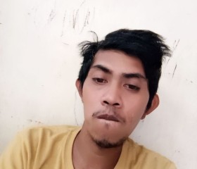 Hendra Gunawan, 37, Denpasar