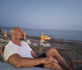 Vlad, 47, Alanya