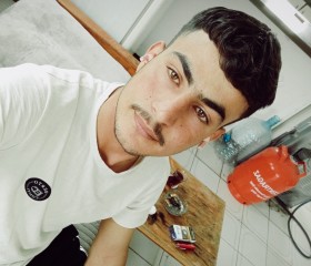 mouhaal mouhaal, 18, Limassol