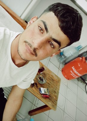 mouhaal mouhaal, 18, Cyprus, Limassol