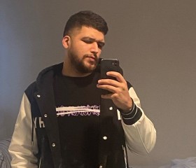 Matt, 27, Seattle