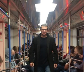 Alex, 47, Riga