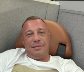 Vitaliy, 42, Ban Chalong