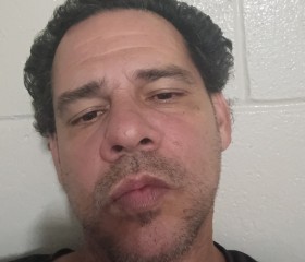 Orlando, 49, Miami