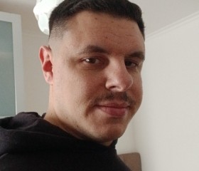 Dario, 35, Brussels