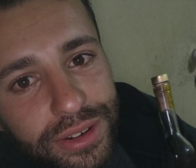 Aro Ghazaryan, 26, Yerevan