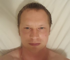 Vlad, 33, Winnipeg