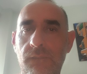 José, 44, Valencia