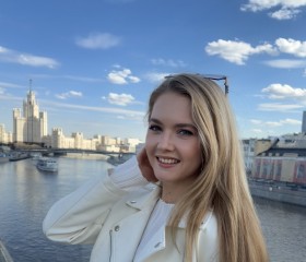 Eliza, 24, Milano
