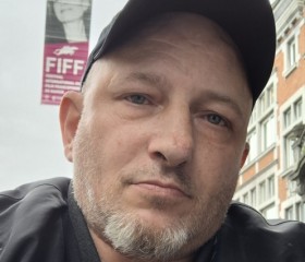 Fred, 51, Liege