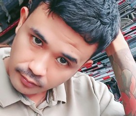 Thanagun, 18, Bangkok