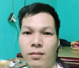 Nông Tiến, 33, Hanoi