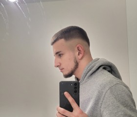 Vladislav Deket, 21, Antwerpen