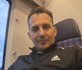 Güner, 39, Malmoe