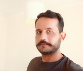Nave, 30, Dubai
