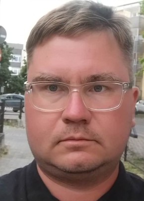 Mikhail, 40, Estonia, Tartu