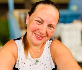 Ella, 46, Chicago