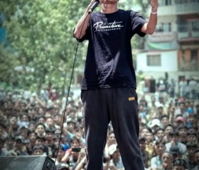 Kiss me, 18, Kathmandu