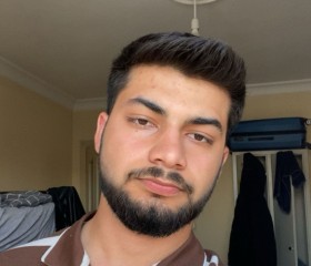 Bünyamin, 19, Istanbul