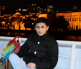 Ibrohim, 30, Istanbul
