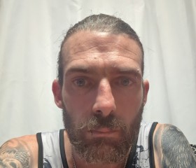 Steve, 40, Sydney