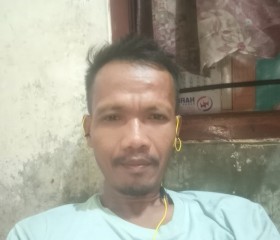 Iwan, 43, Jakarta