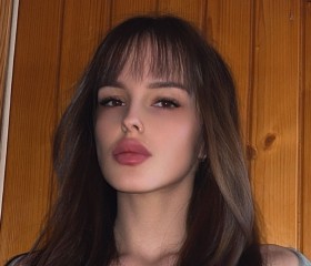 Maria, 18, Shanghai