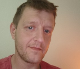 Dušan, 38, Zurich