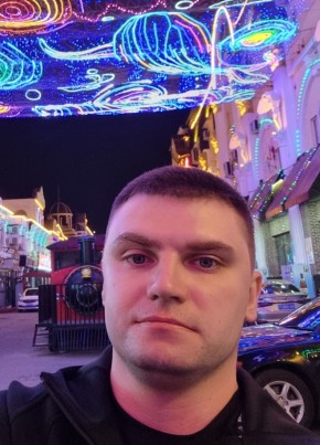 Anton, 33, Russia, Arsenev
