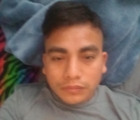 Santiago, 32, Sparks