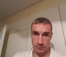 Konstantin, 48, Helsinki
