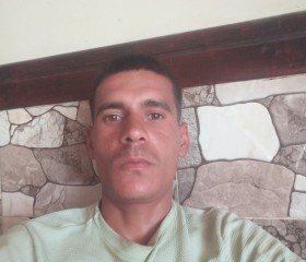 صلاح, 25, Algiers
