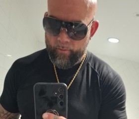 Damage, 40, Brisbane